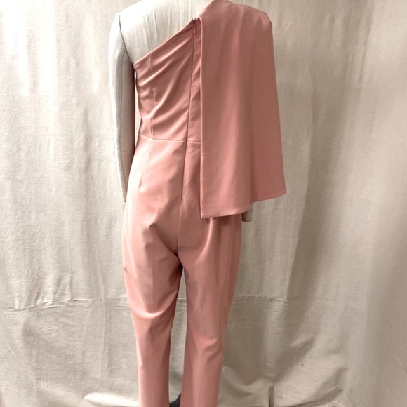 Lavish Alice : gorgeous one shoulder cape jumpsuit in coral - Picture 5 of 5
